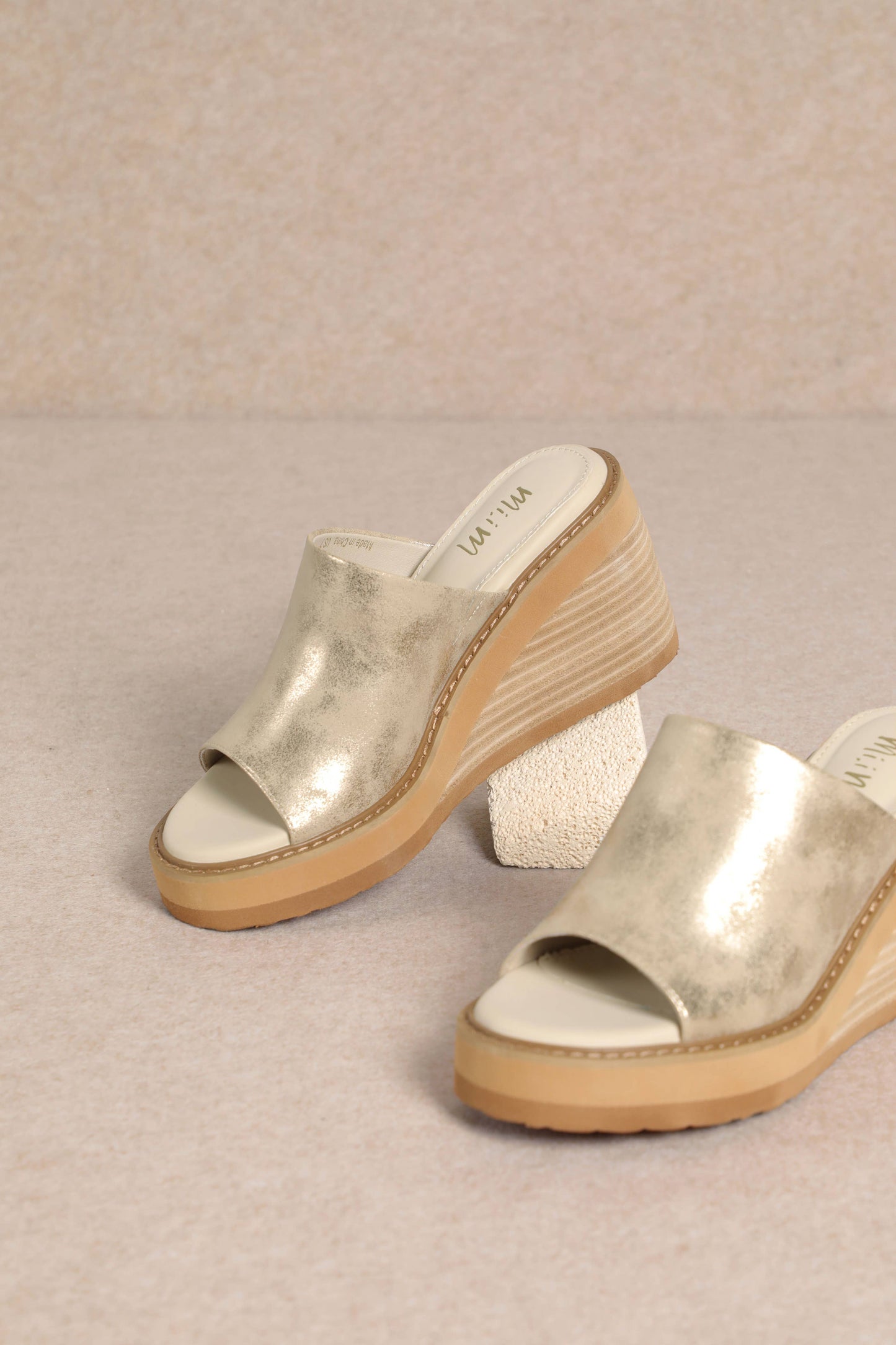 Judy Platform Wedge Sandal ~ Light Gold