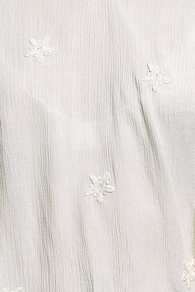 POL Floral Embroidered Woven Top ~ Ivory
