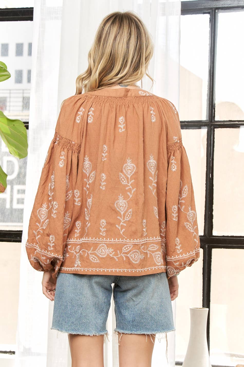 Everlee Embroidered Boho Balloon Sleeve Top ~ Mocha