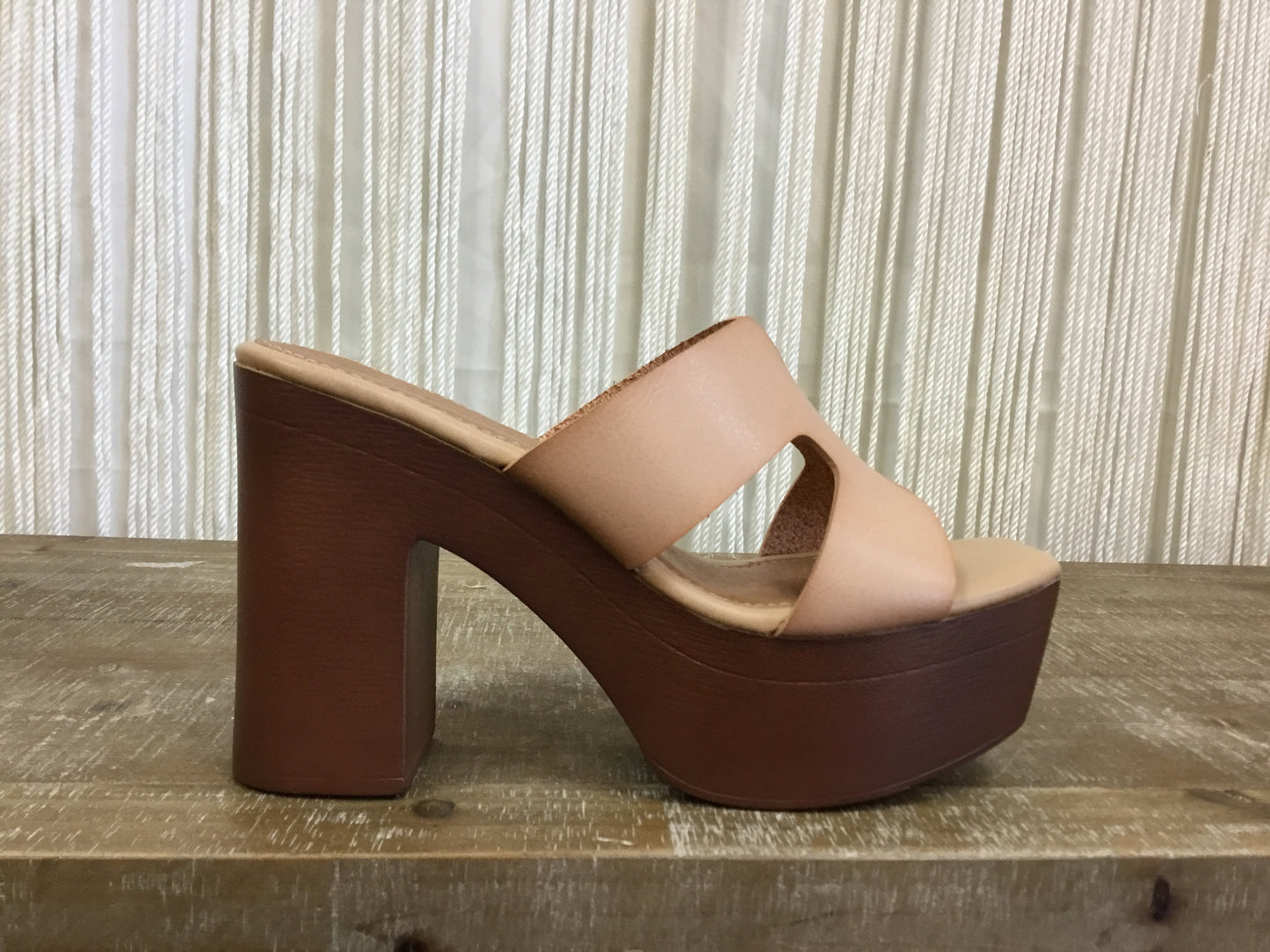 Buena Platform Heels ~ Nude