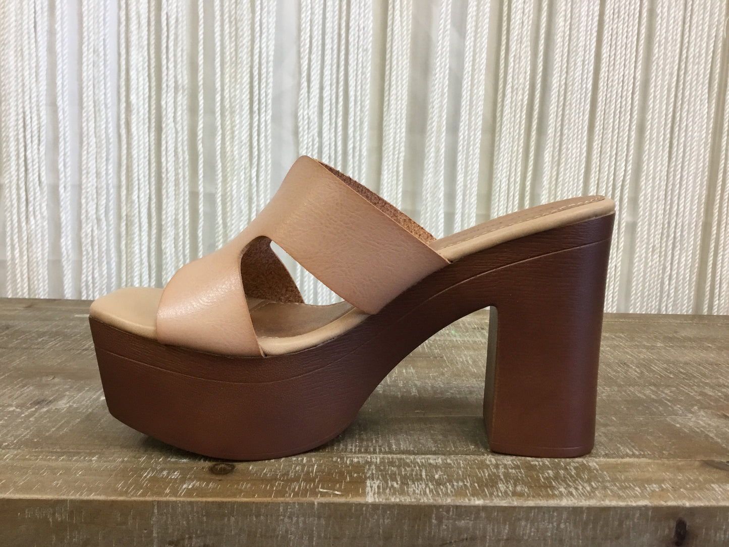 Buena Platform Heels ~ Nude