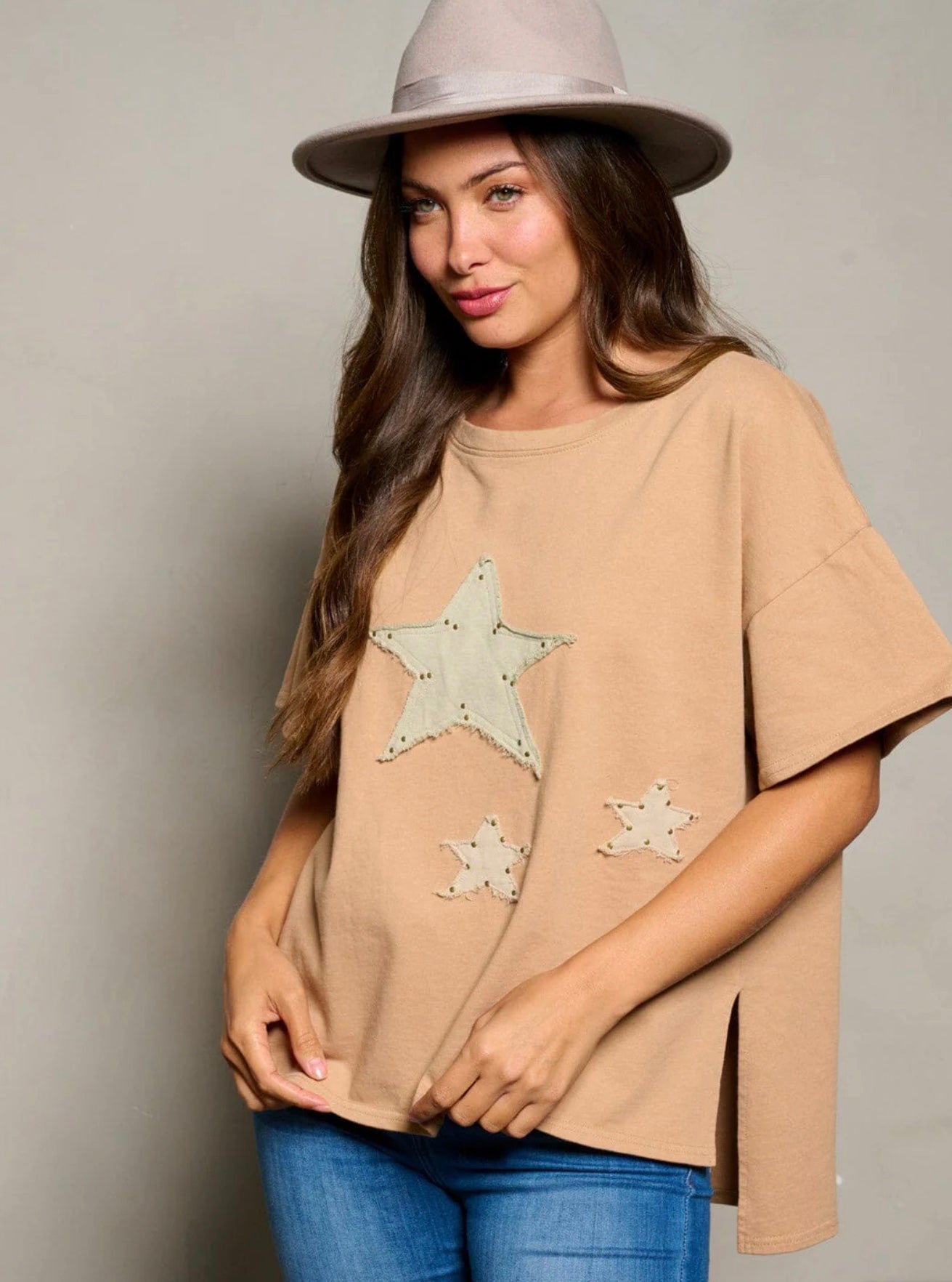 Everlee Stars Design High Low Top ~ Taupe