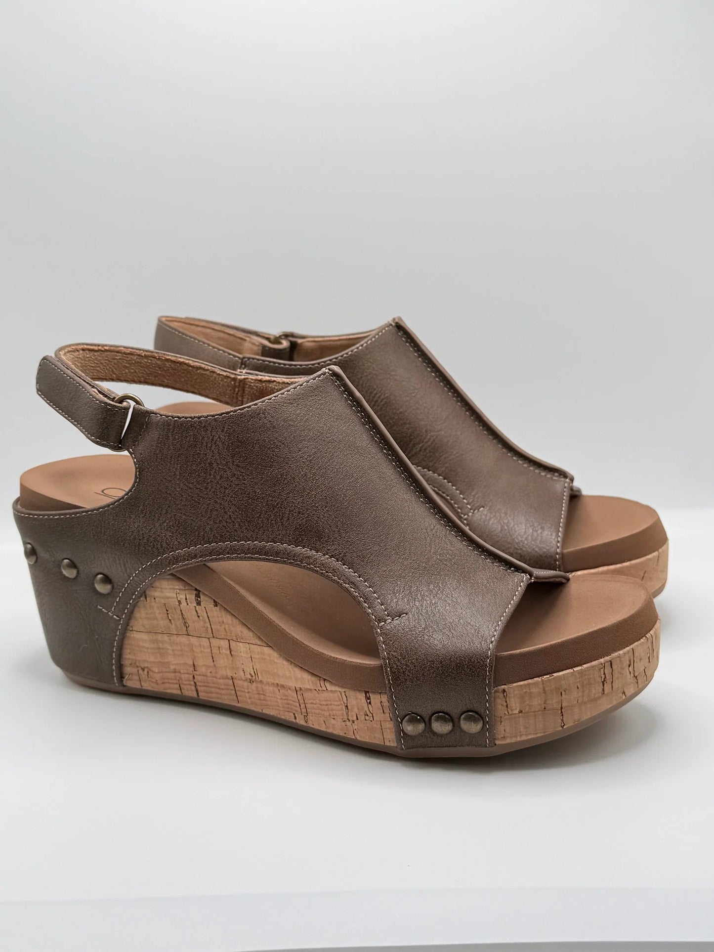 Corky's "Carley" Wedge ~ Chestnut