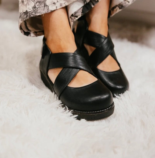 Corky's "BRING IT IN" Wedge ~ Black
